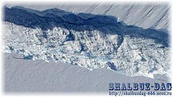 В Антарктике формируется гигантский айсберг